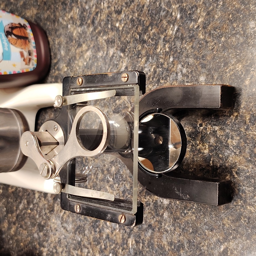 I don't know anything about this tiny microscope